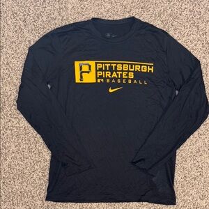 The Nike Tee Black and Gold Pittsburgh Pirates Long Sleeve Tee Size Medium